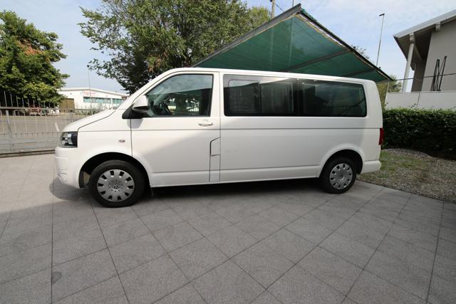 Volkswagen Caravelle 2.0 TDI 140CV 9Posti Caravelle PL, del 2010, 227.000 km, in vendita a Manerbio (BS)