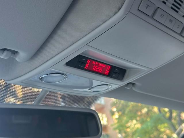 Volkswagen Multivan 2.5 TDI/130CV DSG Webasto Highlin Klima Navi - foto 2 di 4