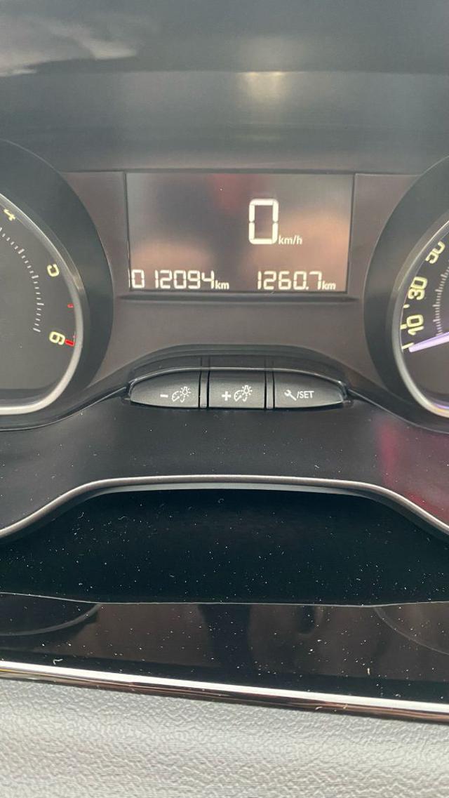 Peugeot 208 BlueHDi 100 S&S 5 porte Signature usato a PORTOFERRAIO