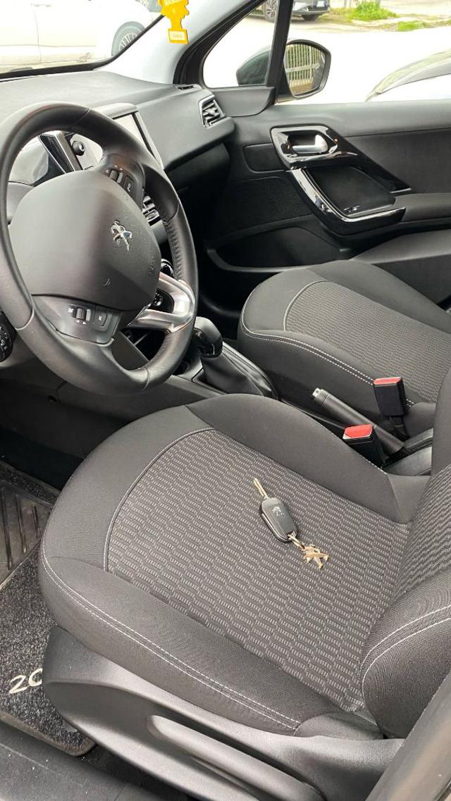 Peugeot 208 BlueHDi 100 S&S 5 porte Signature - foto 3 di 4