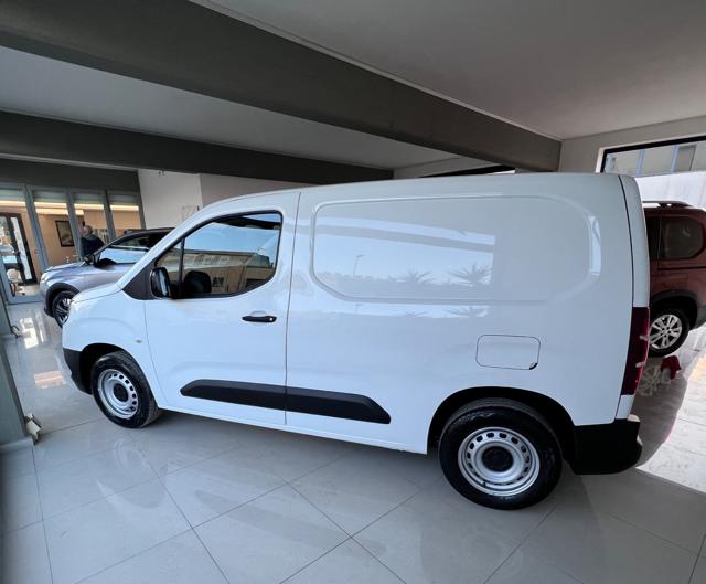 Toyota Proace City 1.2 110 CV S&S PC 4p. Active - foto 3 di 4