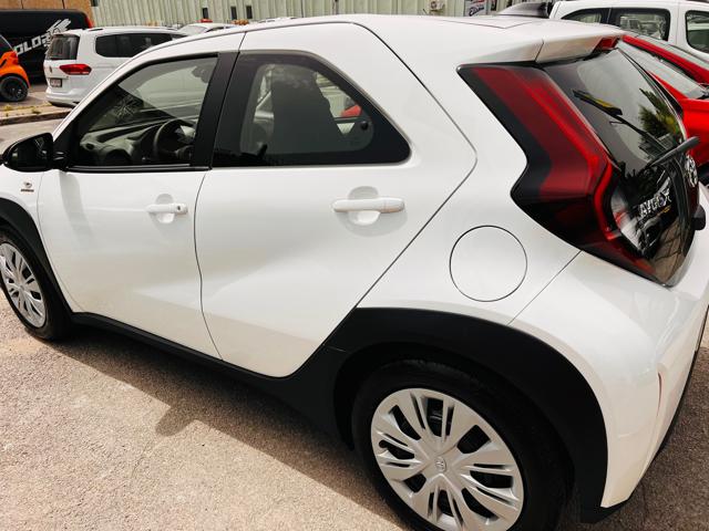 Toyota Aygo X 1.0 VVT-i 72 CV 5 porte Active - foto 2 di 4