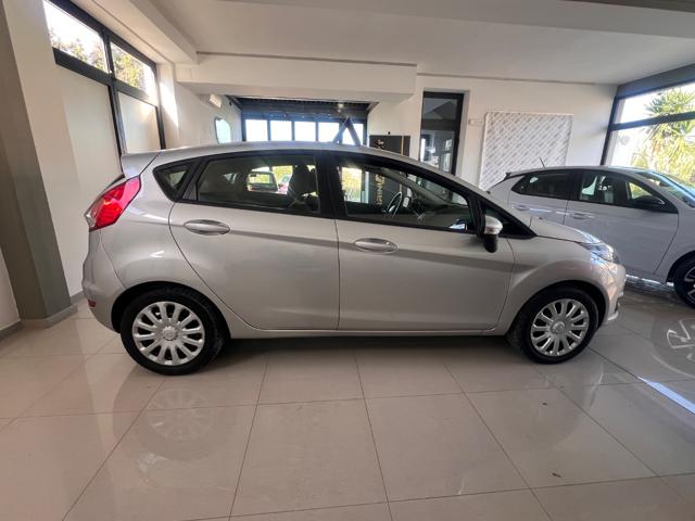 Ford Fiesta 1.0 80CV 5 porte - foto 2 di 4