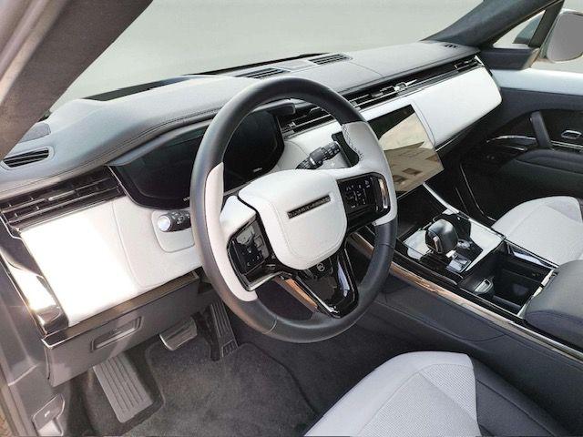 Land Rover Range Rover Sport 4.4 V8 635 CV SV Edition, del 2024, 28.200 km, in vendita a Montecchio Maggiore (VI)
