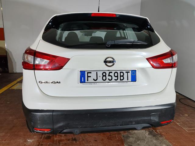 Nissan Qashqai 1.6 dci 130cv Xtronic Auto Euro 6, del 2017, 230.000 km, in vendita a Torino (TO)