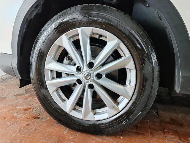 Nissan Qashqai 1.6 dci 130cv Xtronic Auto Euro 6, del 2017, 230.000 km, in vendita a Torino (TO)