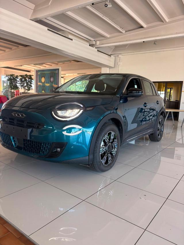 Fiat 600 1.2 Hybrid 145cv Auto + LED + Navi + Cerchi R18 - foto 3 di 4