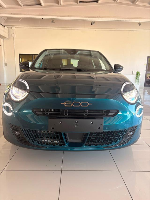 Fiat 600 1.2 Hybrid 145cv Auto + LED + Navi + Cerchi R18 - foto 2 di 4