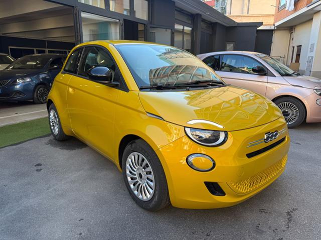 Fiat 500 Berlina Hybrid Pop - foto 3 di 4