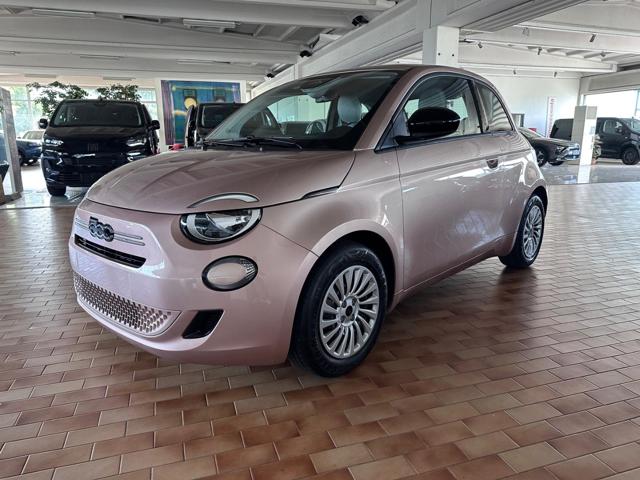 Fiat 500 Berlina Hybrid Pop, del 2026, 2 km, in vendita a Torino (TO)