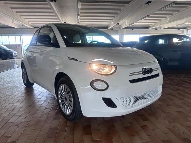 Fiat 500 Berlina Hybrid Pop - foto 3 di 4