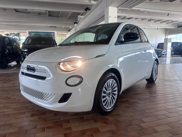 Fiat 500 Berlina Hybrid Pop, del 2026, 2 km, in vendita a Torino (TO)