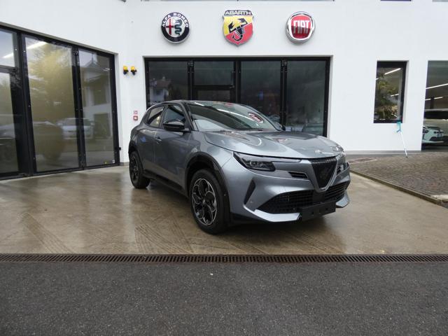 Alfa Romeo Junior 1.2 Q4 145CV Hybrid eDCT6 Speciale km 0 a CASTELROTTO