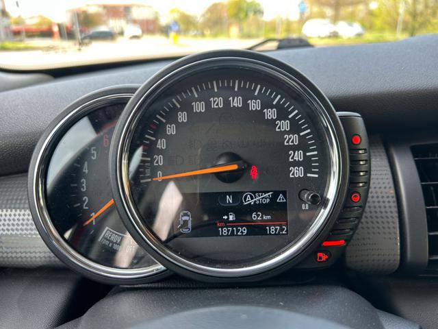 MINI Cooper D 1.5 Cooper D Business 5 porte OK NEOPATENTATI usato a MIRANDOLA