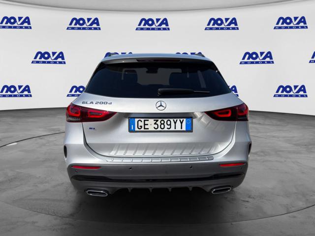 Mercedes-Benz GLA 200 Automatic Premium 200 D - foto 4 di 24
