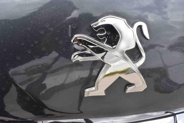 Peugeot 208 1° serie PureTech 82 5 porte Allure, del 2016, 143.098 km, in vendita a Telese Terme (BN)