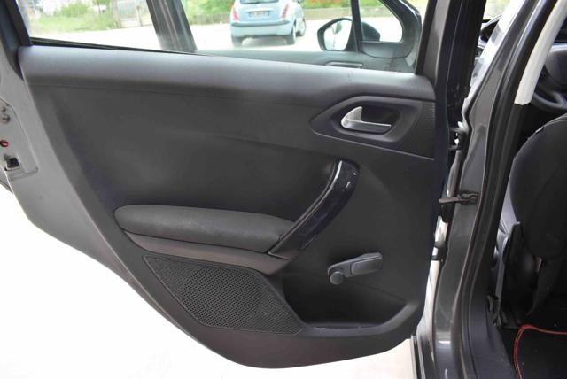 Peugeot 208 1° serie PureTech 82 5 porte Allure, del 2016, 143.098 km, in vendita a Telese Terme (BN)