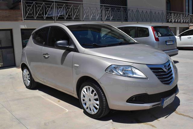 Lancia Ypsilon 1.2 69 CV 5 porte GPL Ecochic Gold - foto 3 di 4