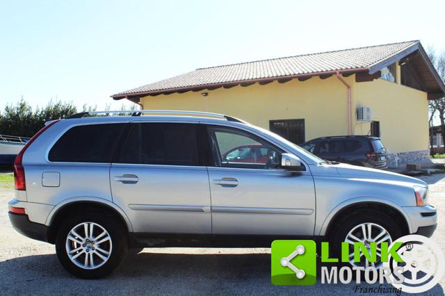 Volvo XC90 2.4 D5 / Automatica / AWD / Executive - foto 2 di 4