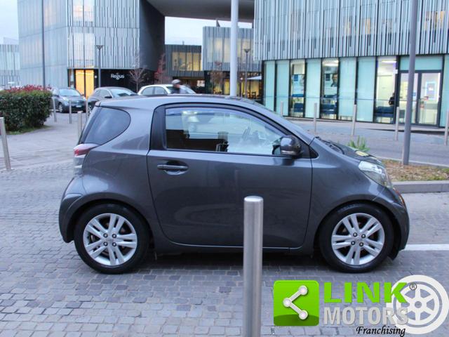 Toyota iQ 1.3 executive/keyless /clima aut/scarico sport - foto 3 di 4
