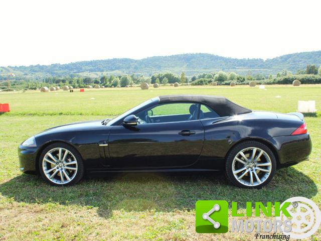 Jaguar XK 5.0 V8 Convertibile / Cerchi 20 / Pelle / Sensori - foto 2 di 4