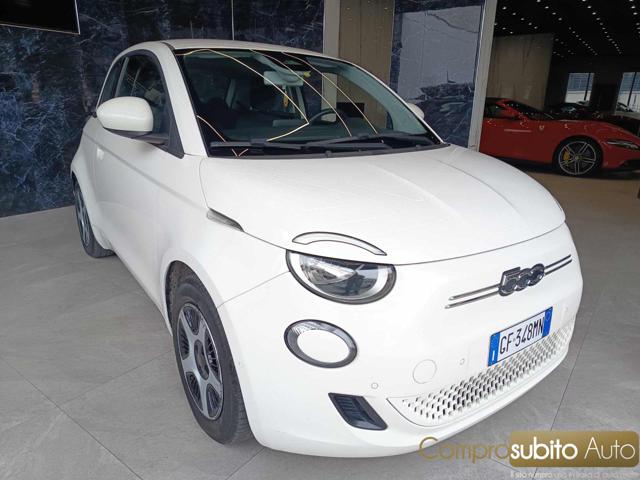 Fiat 500e Berlina 42 kWh La Prima - foto 3 di 4