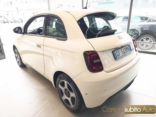 Fiat 500e Berlina 42 kWh La Prima - foto 4 di 4