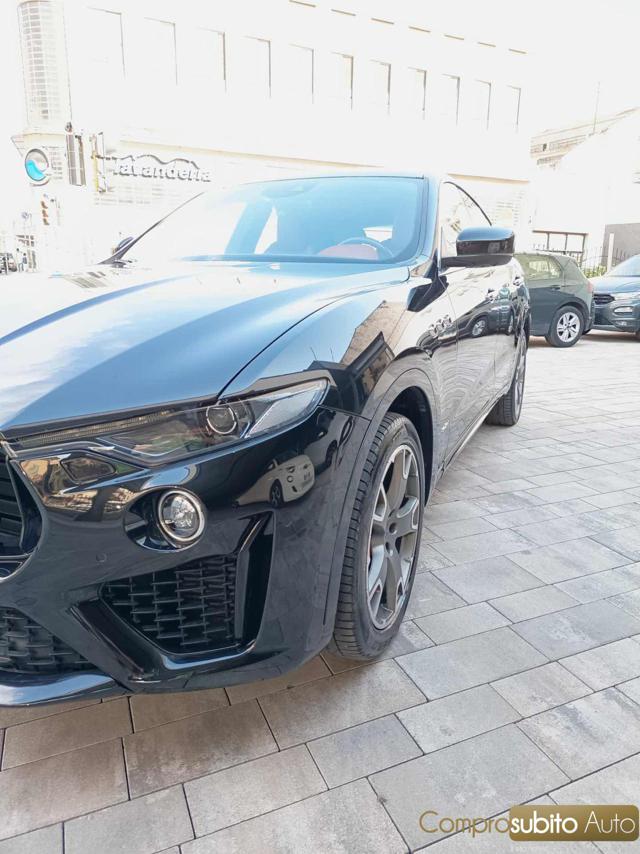 Maserati Levante V6 AWD Gransport - foto 2 di 4