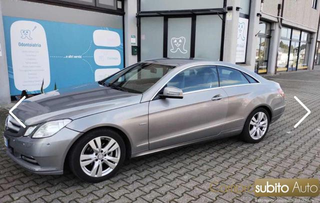 Mercedes-Benz E 220 CDI Coupé BlueEFFICIENCY - foto 4 di 4