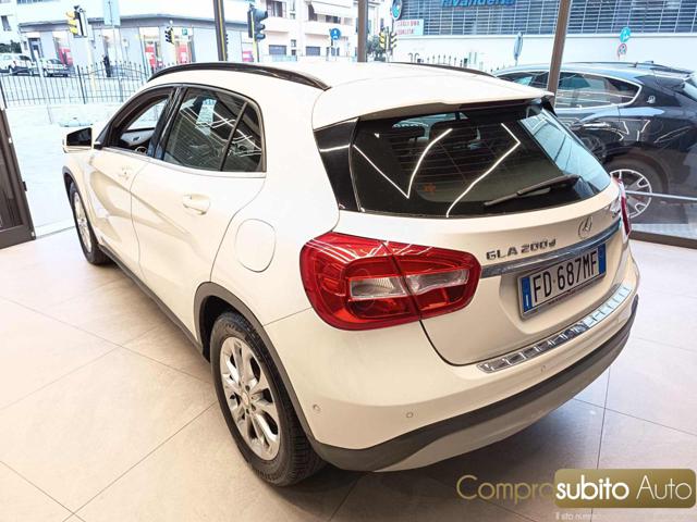 Mercedes-Benz GLA 200 d Automatic 4Matic Premium - foto 3 di 4
