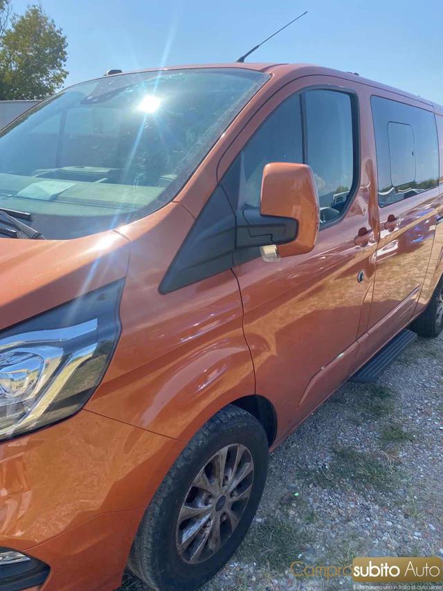 Ford Transit Custom 320 2.0 EcoBlue 6 POSTI 130 PC Combi + IVA 22% - foto 3 di 4