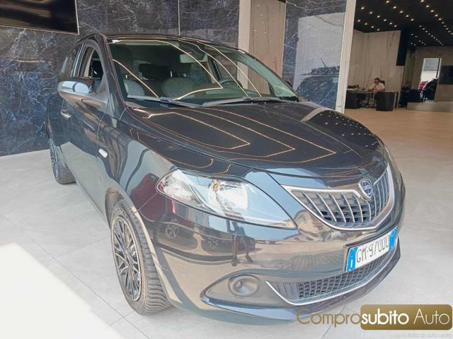 Lancia Ypsilon 1.0 FireFly 5 porte S&S Hybrid Gold - foto 2 di 4