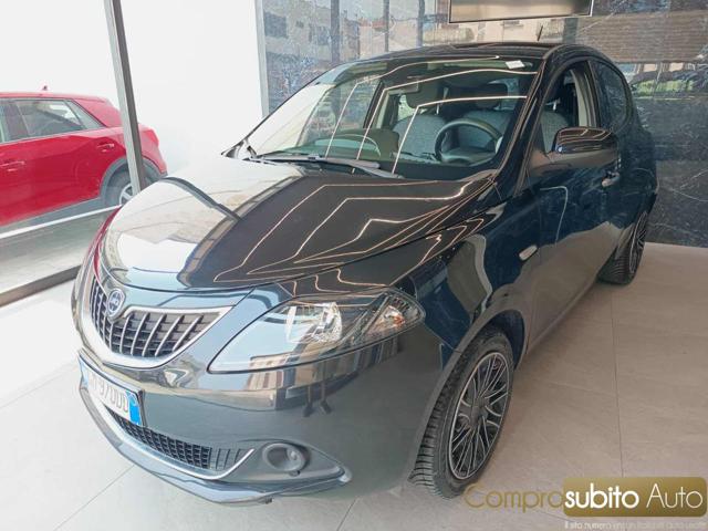 Lancia Ypsilon 1.0 FireFly 5 porte S&S Hybrid Gold - foto 3 di 4