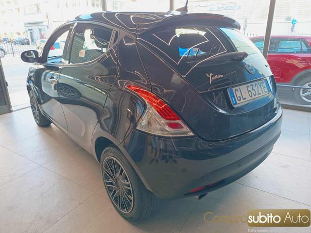 Lancia Ypsilon 1.0 FireFly 5 porte S&S Hybrid Silver Plus - foto 4 di 4