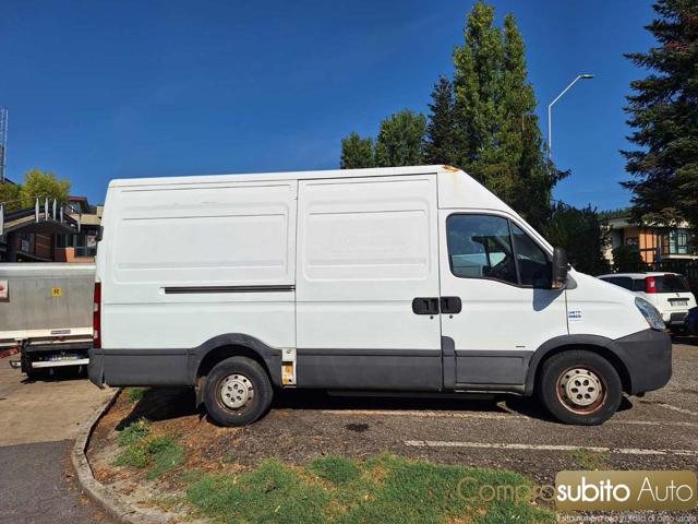 Iveco Ecodaily (2009-11) 35C14GV/BarTor 3.0 CNG PL-TM-RG Furgone - foto 3 di 8