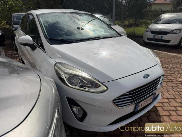Ford Fiesta 1.2 82 CV 5 porte Titanium, del 2017, 180.000 km, in vendita a Prato (PO)