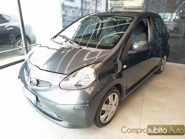 Toyota Aygo 1.0 12V VVT-i 5 porte - foto 2 di 28