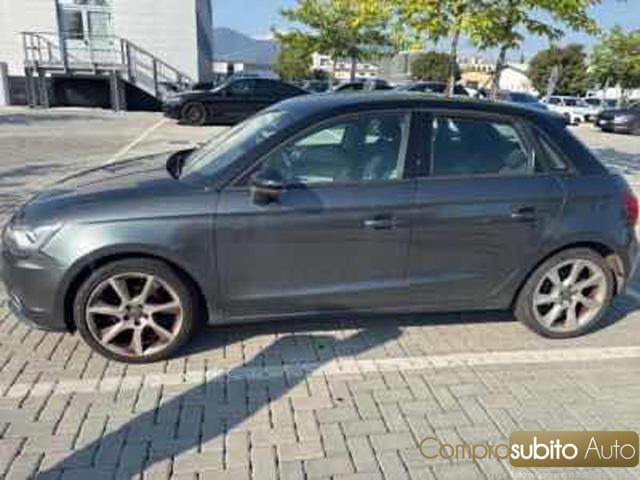 Audi A1 SPB 1.6 TDI S tronic Attraction - foto 2 di 4