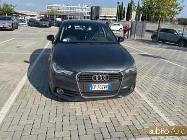 Audi A1 SPB 1.6 TDI S tronic Attraction, del 2013, 125.000 km, in vendita a Prato (PO)