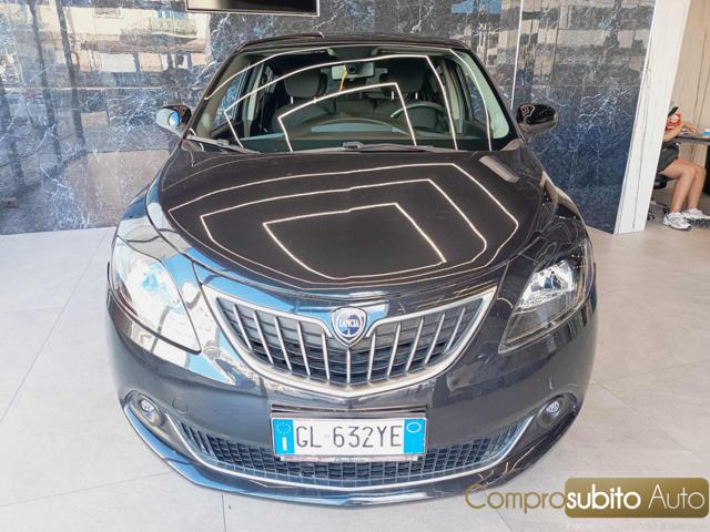 Lancia Ypsilon 1.0 FireFly 5 porte S&S Hybrid Silver Plus, del 2023, 25.000 km, in vendita a Prato (PO)