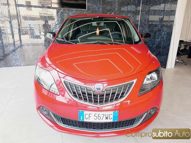Lancia Ypsilon 1.0 FireFly 5 porte S&S Hybrid Ecochic Gold, del 2021, 149.000 km, in vendita a Prato (PO)