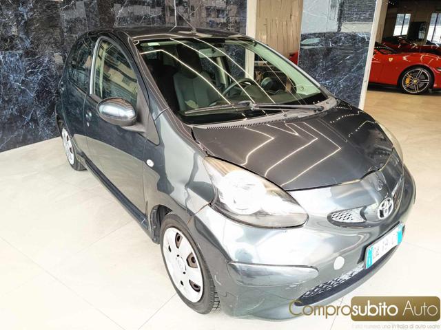 Toyota Aygo 1.0 12V VVT-i 5 porte - foto 3 di 4