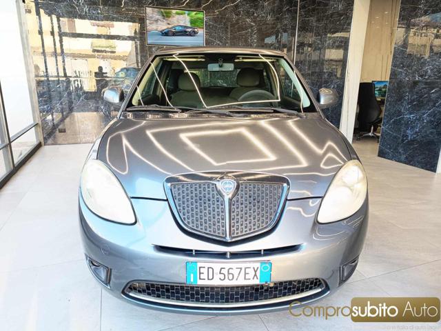 Lancia Ypsilon 1.3 MJT 75 CV Diva, del 2010, 170.000 km, in vendita a Prato (PO)