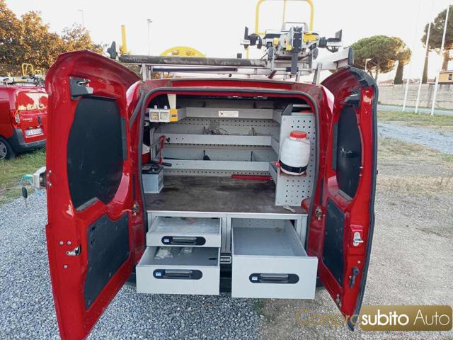 Fiat Fiorino 1.3 MJT 80CV + IVA 22%, del 2017, 109.000 km, in vendita a Prato (PO)