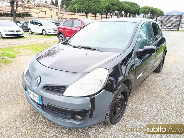 Renault Clio 1.5 dCi 70CV 5 porte - foto 2 di 4