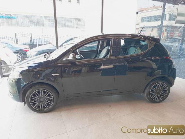 Lancia Ypsilon 1.0 FireFly 5 porte S&S Hybrid Gold Plus - foto 4 di 4