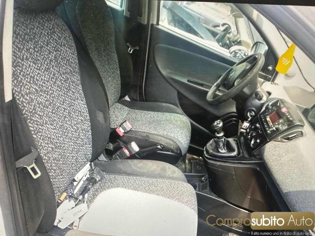 Lancia Ypsilon 1.0 FireFly NON MARCIANTE - foto 4 di 4