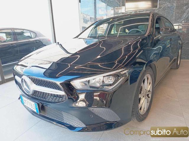 Mercedes-Benz CLA 180 Automatic Shooting Brake Sport - foto 2 di 4