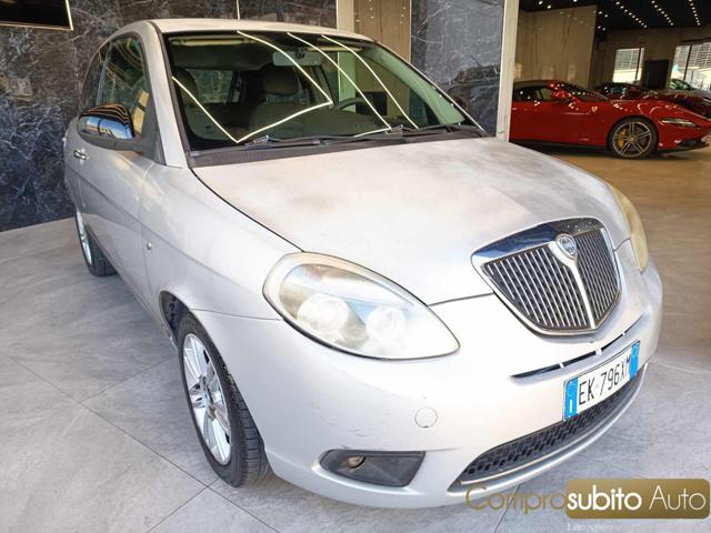 Lancia Ypsilon 1.2 69 CV Unyca - foto 2 di 4