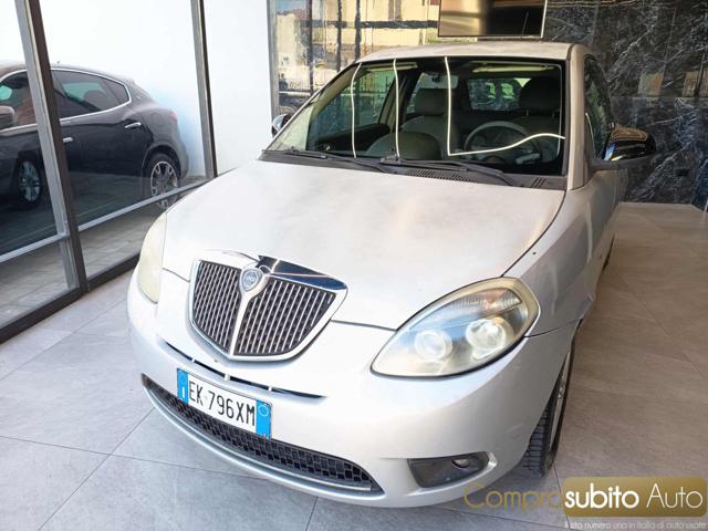 Lancia Ypsilon 1.2 69 CV Unyca - foto 3 di 4